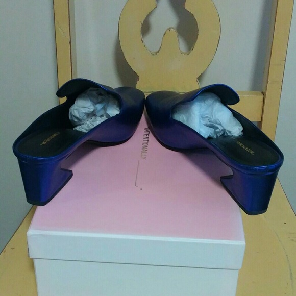 Intentionally Blank Bright Blue Mules 9 - Picture 5 of 8
